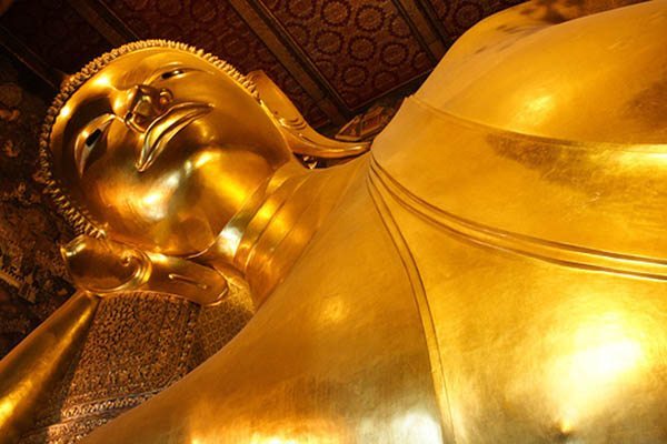 reclining golden buddha at Wat Pho