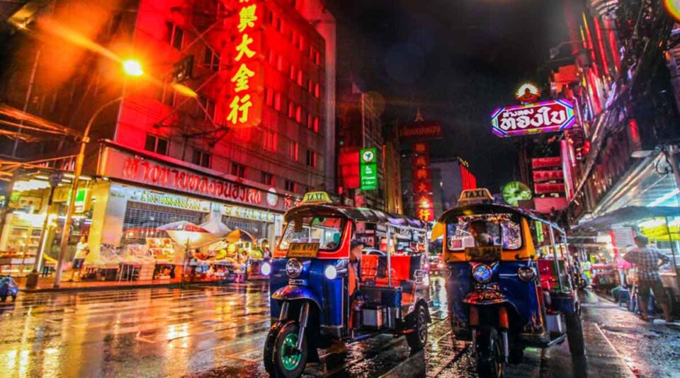 first time backpacking bangkok guide tuk tuks at night