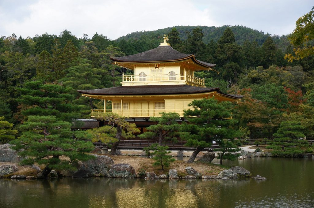 kinkakuji-1581548_1280-1