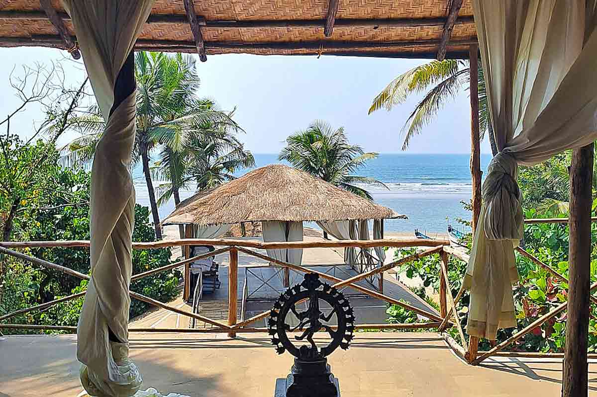 nalanda yoga retreat in goa india