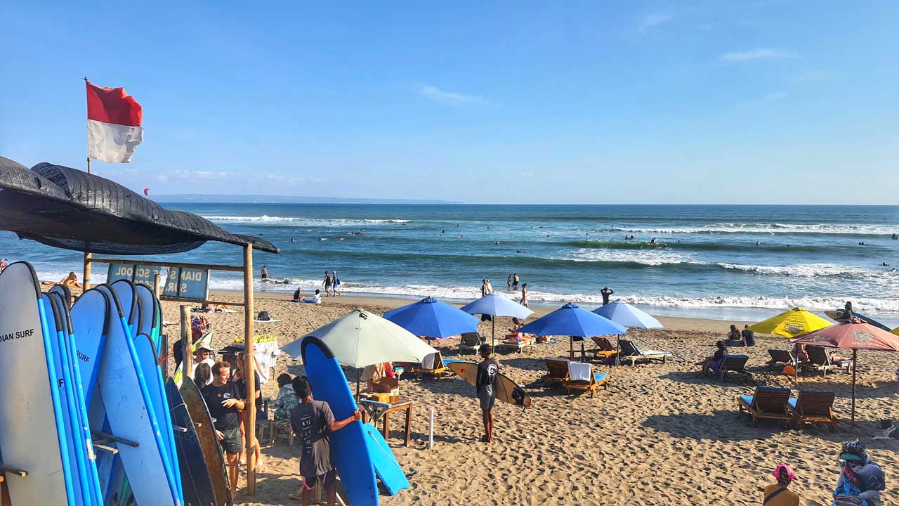 canggu surf beach