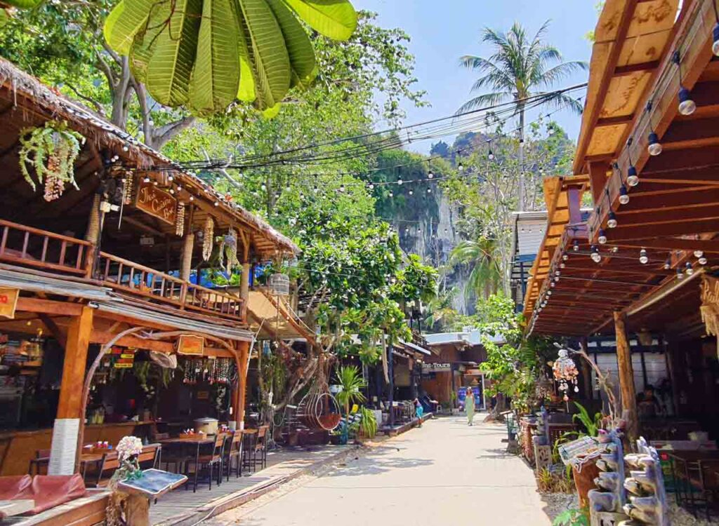 railay walking street 