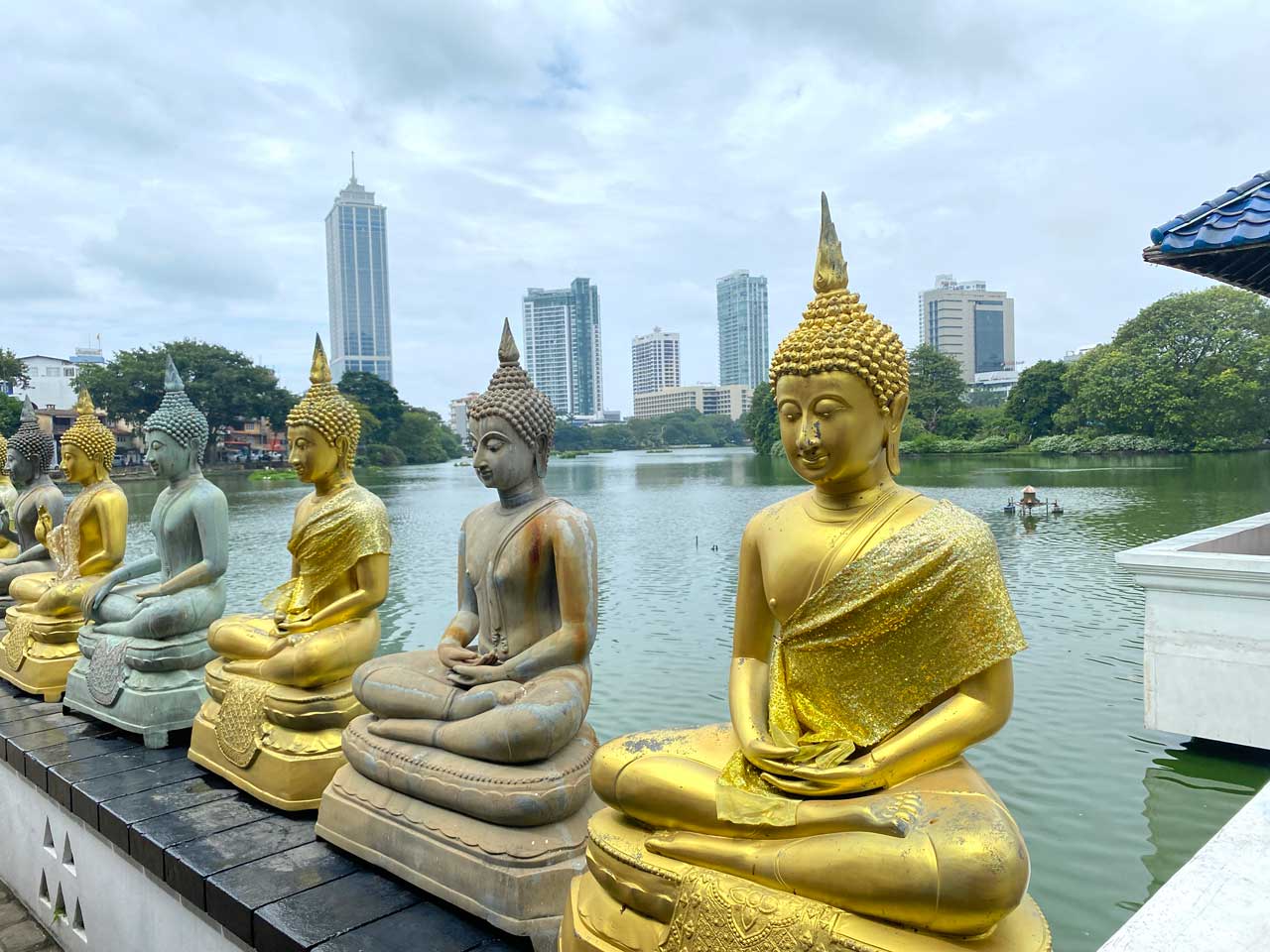 Gangaramaya Seema Malaka Colombo buddhas on lake