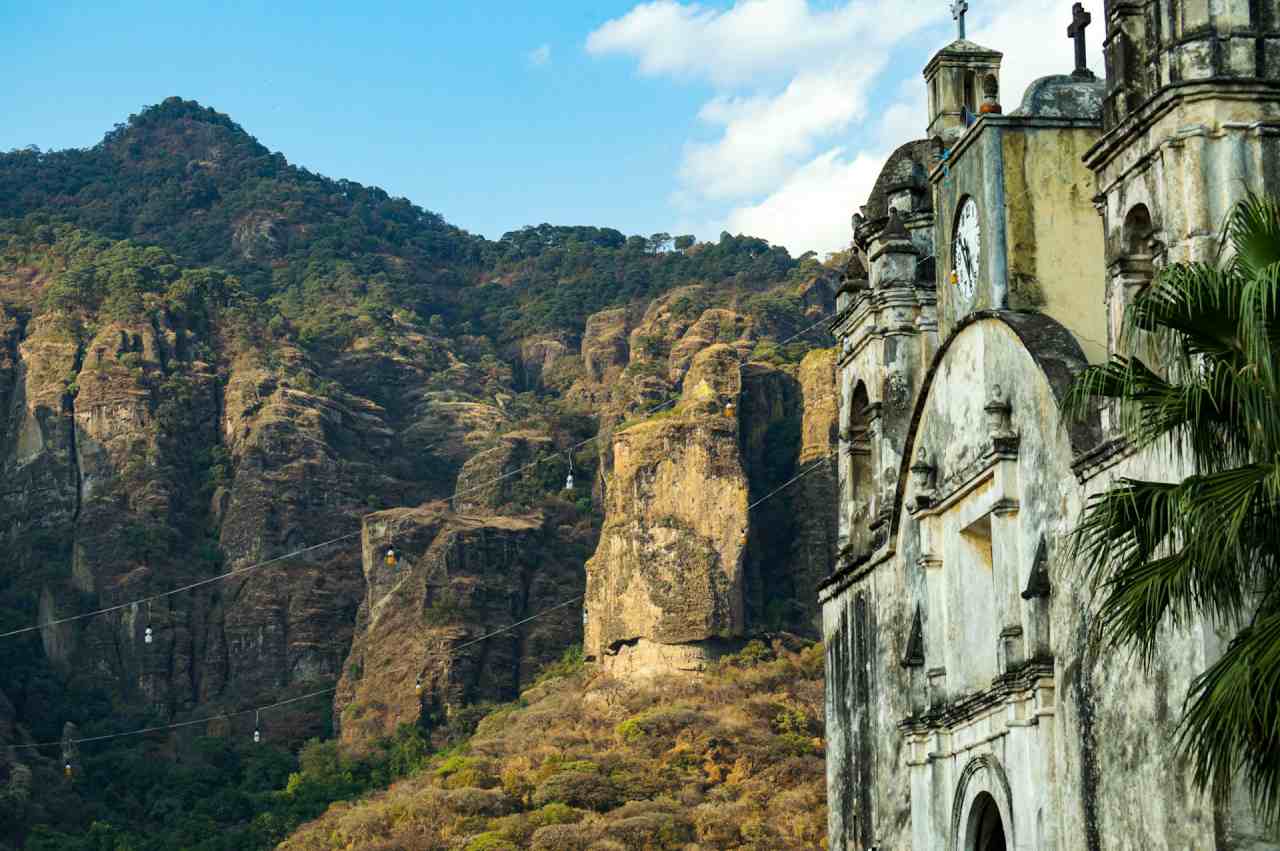 Tepoztlan photo by Enrique Amaya on unsplash