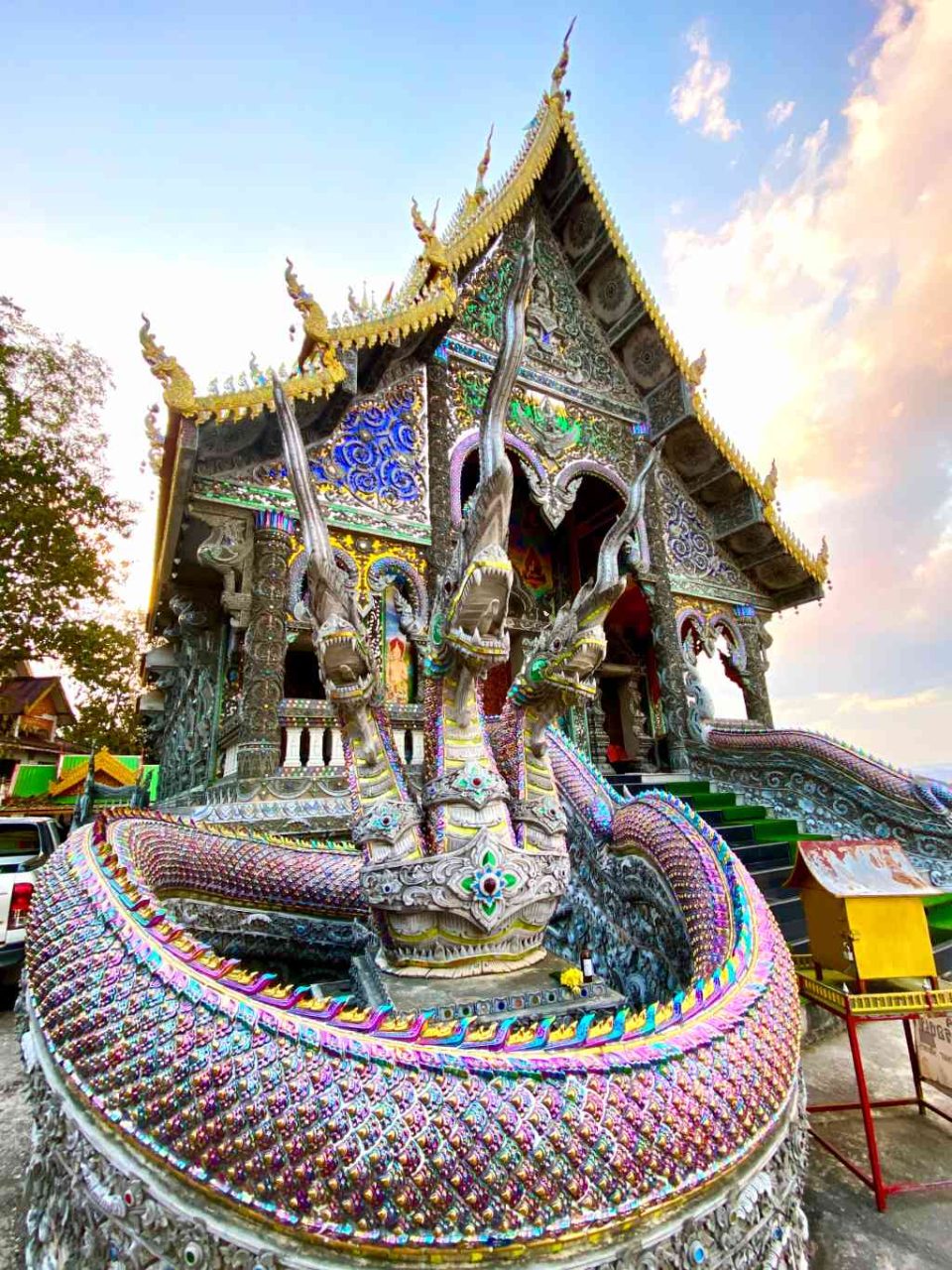 Wat Phra That Doi Khao Kwai Kaew temple in chiang rai OP