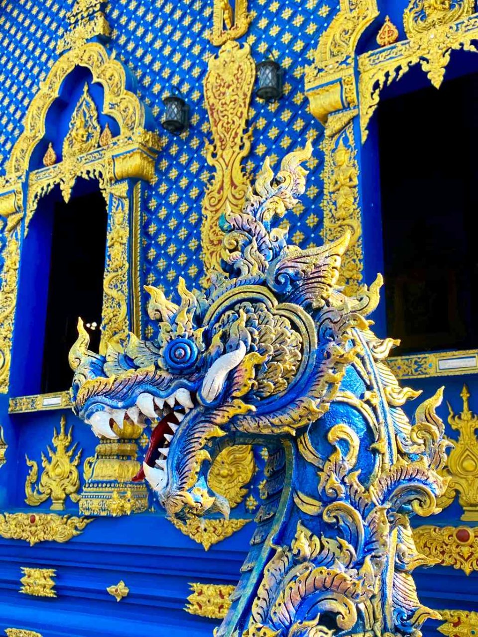 blue temple chiang mai close up OP