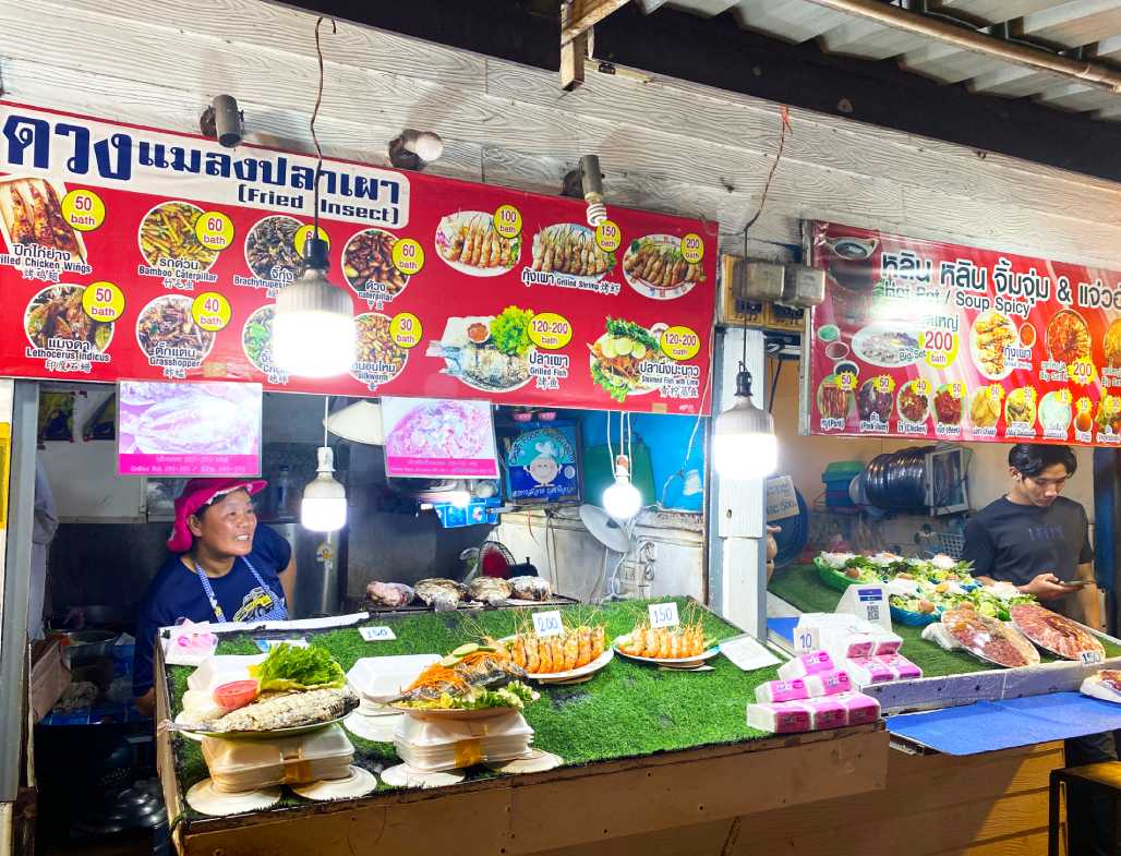 chiang rai night bazaar